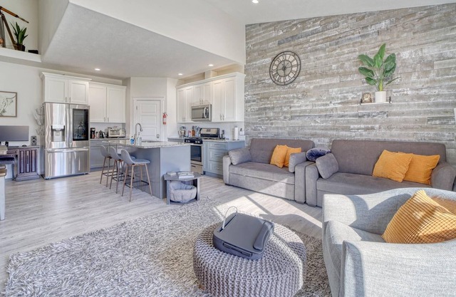 1087A - TJ Rancher Corporate and Vacation Rental