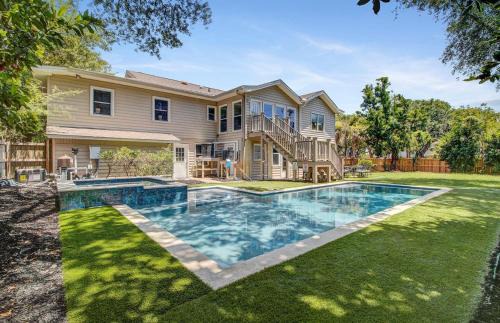 11 43rd Avenue by AvantStay Pool Close to Beach