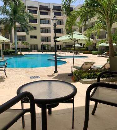 112: 1-Bedroom Grd floor condo w/patio. Palm Beach