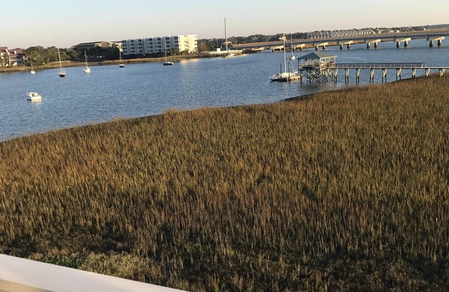 118 Waters Edge~ Beautiful River View~ 3bd/3ba~ Community Pool