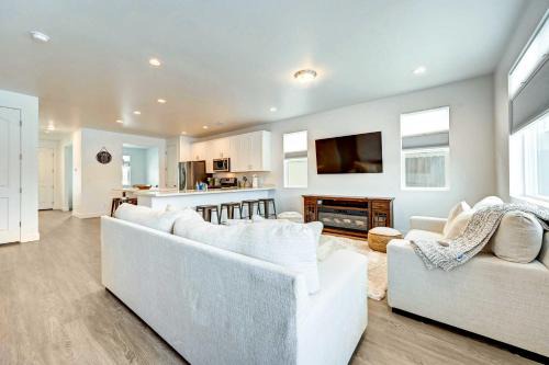 12 Mi to Dtwn Flagstaff Spacious Bellemont Home!
