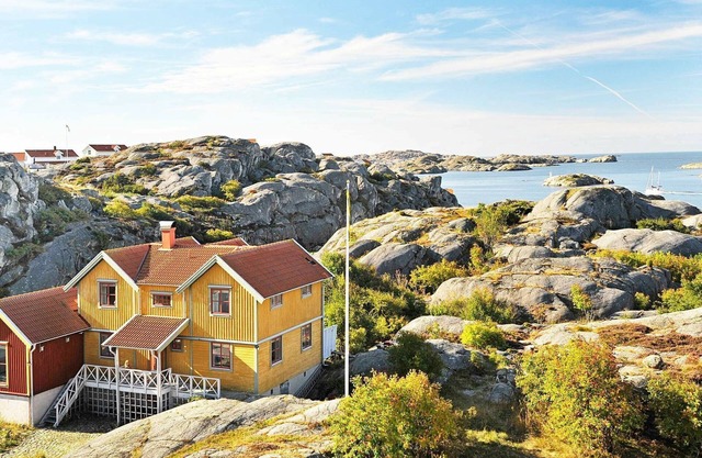 12 person holiday home in Skärhamn