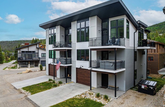 120 Cedar Drive | Slopeside 4BR Townhome with Mountain Views & Hot Tub