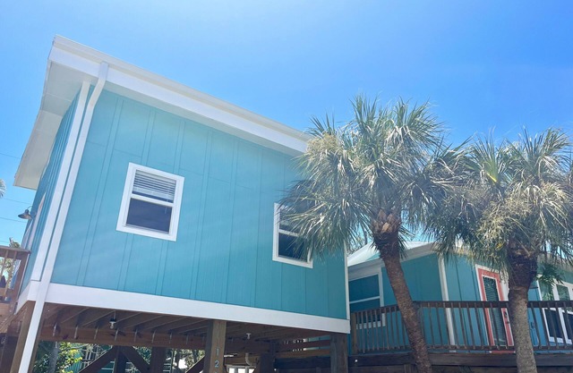 120 Falkirk Guest House-Trade Winter Snow for Florida Sunshine