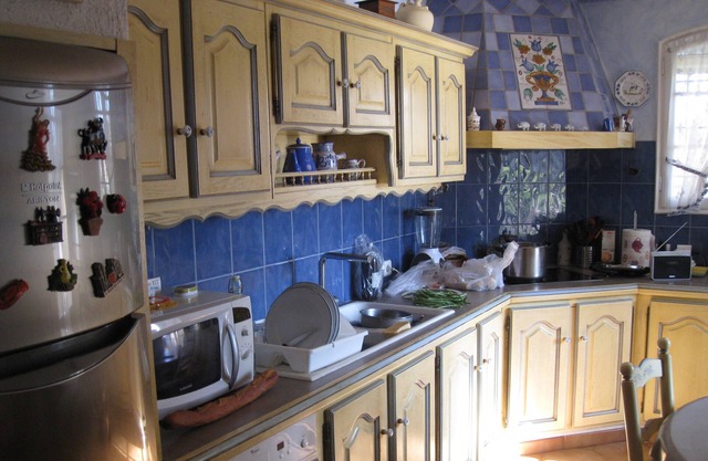 120 M² Provençal Villa at the foot of the Cales caves with a view of the LUBERON