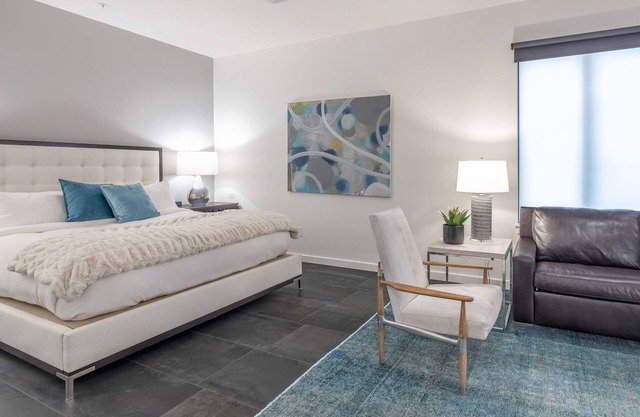 121 Hotel by AvantStay | Chic & Modern 2 BDR Superior Suite In Ideal Nashville!