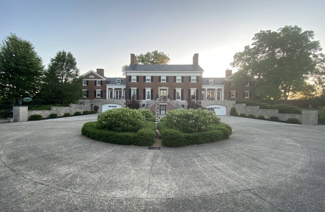 13,000 sq. ft. 6BR Estate on 5 acres Swim Spa, Hot Tub, Pool Table, Game Room