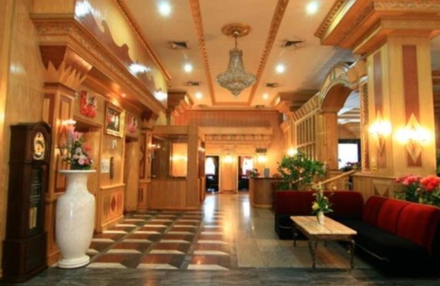 13 Coins Ngamwongwan Hotel