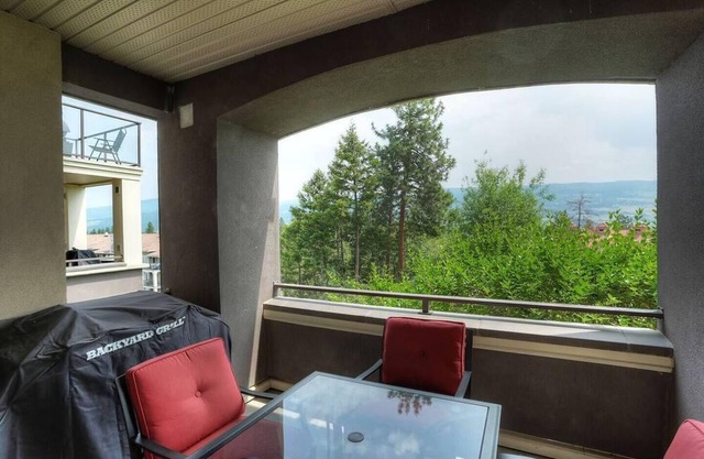 #1314 Pinnacle Pointe Condo