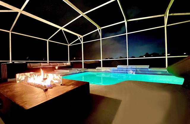 14 room DisneyMansion by AmericanVacationLiving