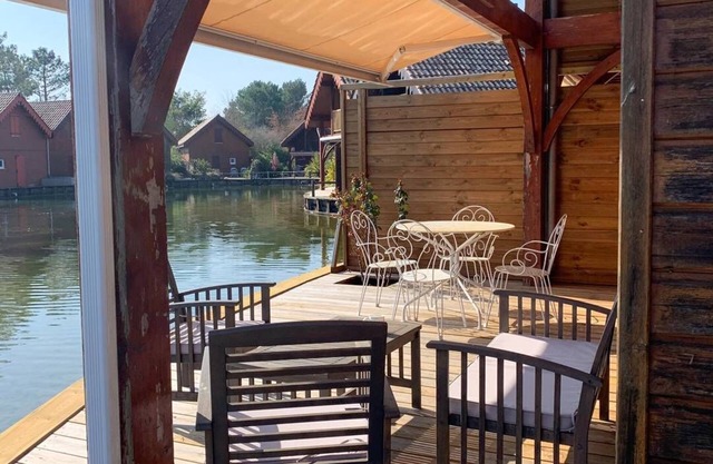 141 - Beautiful chalet for 6 people on the lakeside