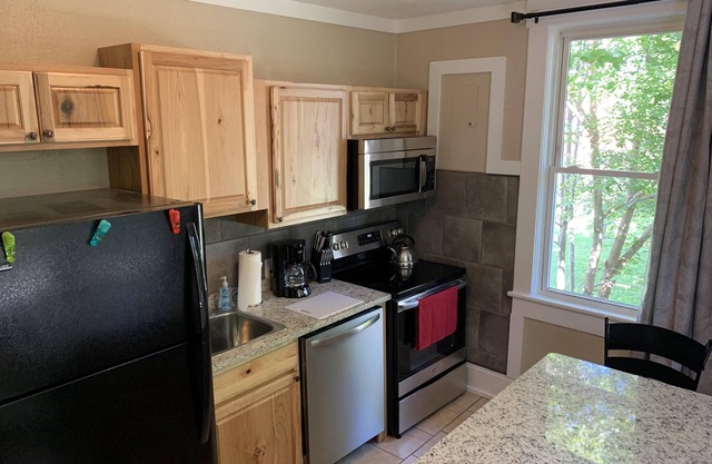 144 1/2 Check Our Apartment Canton restaurants, brewery 20 min Asheville, WiFi