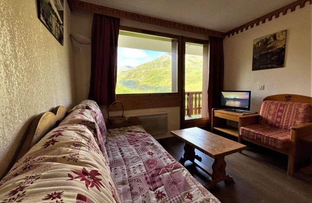150m from shops, floor -3, balcony, tv, ski locker, 35m², Les Menuires