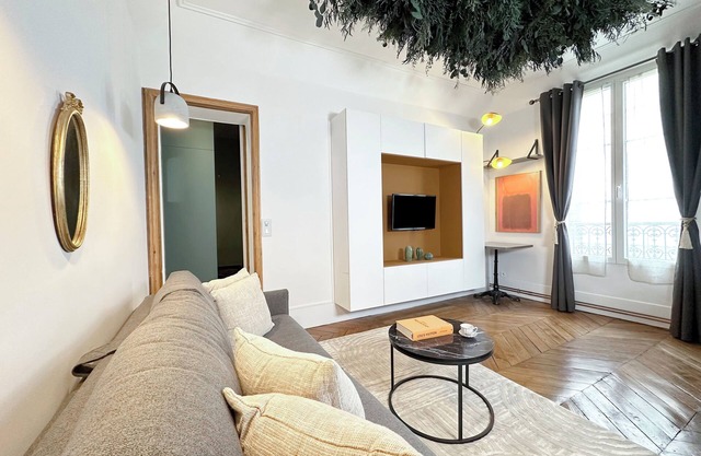 1552 Laborde