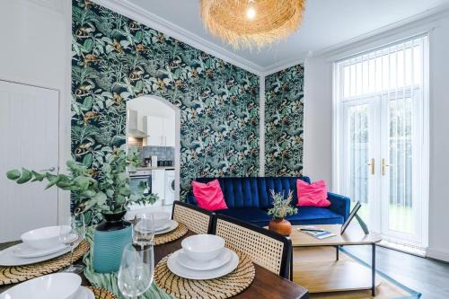 17 Anfield House sleeps 12 7min walk to stadium