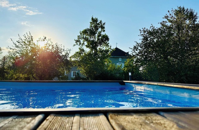 17th century manor overlooking the Charente