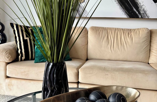 17th Floor Luxe Midtown Views + Pool + Gym