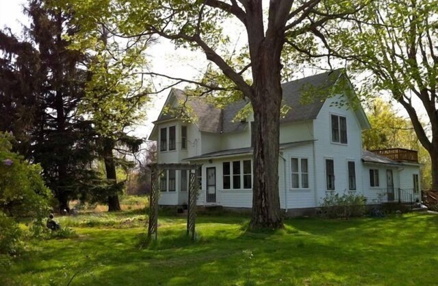 1860's White House In Glenn Located Between South Haven And Saugatuck
