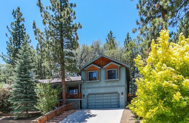 1867- Diamond Houzz 3 Bedroom Home by Redawning