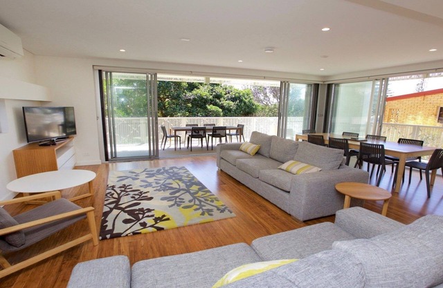 19 Hume Parade unit 1 Currimundi QLD 4551