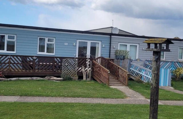 19C Medmerry Park 2 Bedroom Chalet