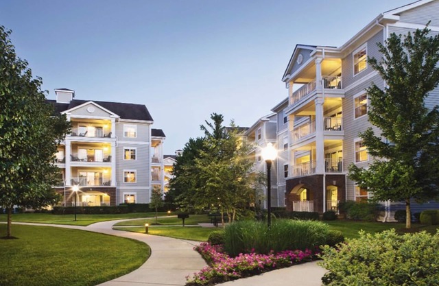 1BD/Nashville w/Full Kitchen, W/D, Sleeper Sofa, & Amazing Amenities!