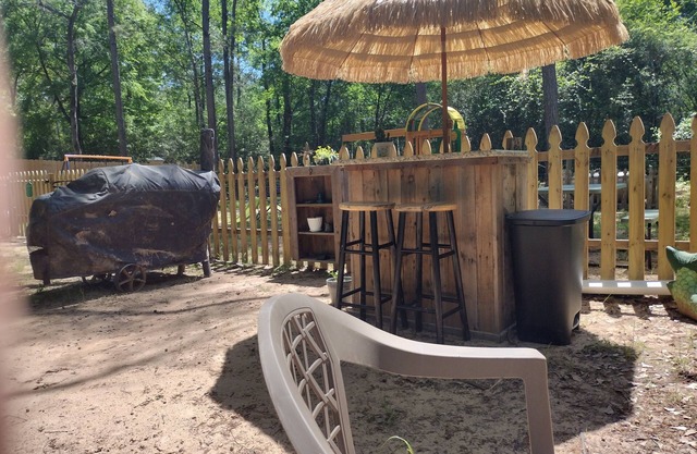 1BR 32' RV Texas Renaissance Festival 5 min. The Street is 1 from HBO Series.
