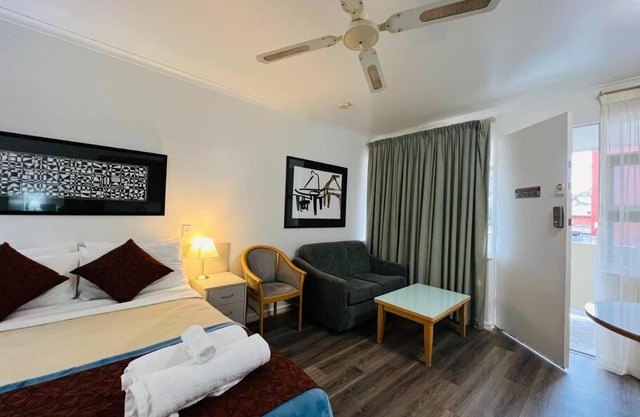 1BR at Glenelg Moseley street close to beach31