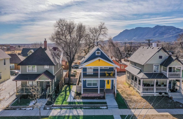 1BR Downtown Urbanitydining, Drink, Cafes & Escape