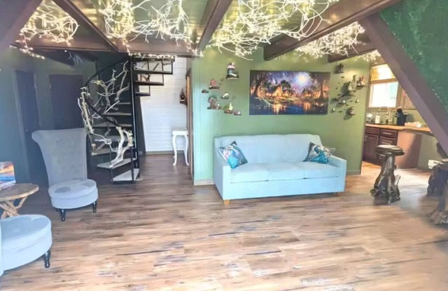 1BR Enchanted Forest Beach Villa - Walk to Beach - Pet-Friendly, Sleeps 5