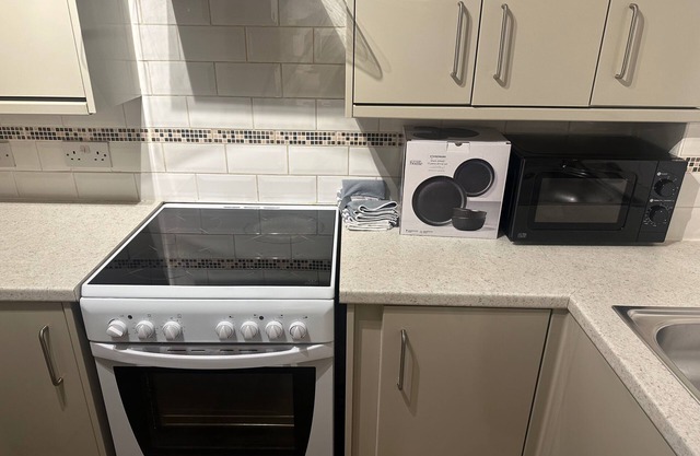 1br-sleeps2-parking-quietstay-citycentre