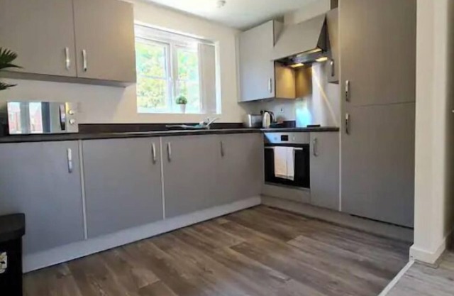 1br-sleeps3-parking-nearcitycentre-shoppingcentre