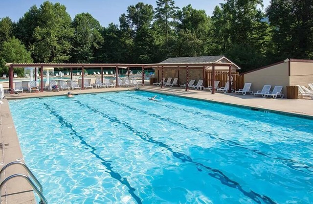 1br Suite Condo Mini Golf, Pools, Tennis!