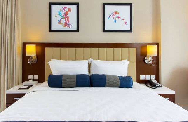 1BR - Treppan Hotel & Suites, Luxury Accommodation in Dubai Sports City
