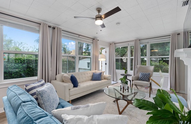 1min from Downtown Orlando I 17min from Disney & Universal I Luxury Villa for 6