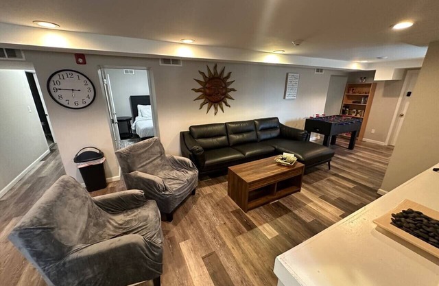 1st Capitol Mansion - Suite 101