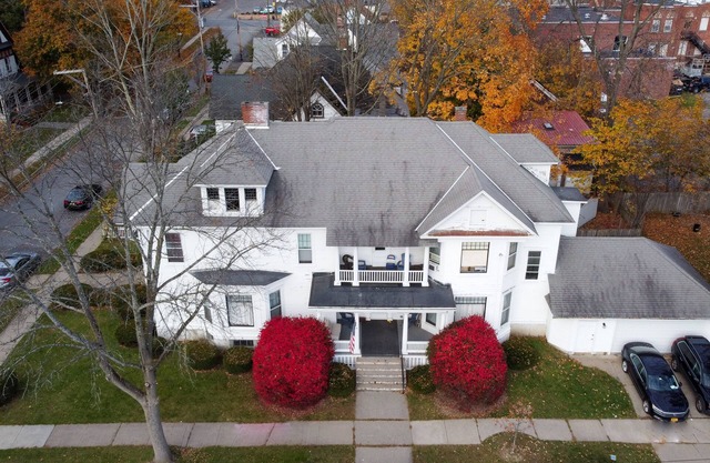 1st Class Rentals Munson Manor VII at Watkins Avenue