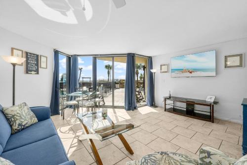 1st Floor Resort Condo! No Elevators! Free Beach Chair Service! by Dolce Vita Getaways PCB