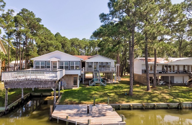 2/2 Pet-friendly Bayside Retreat - Happy Lee Ever After