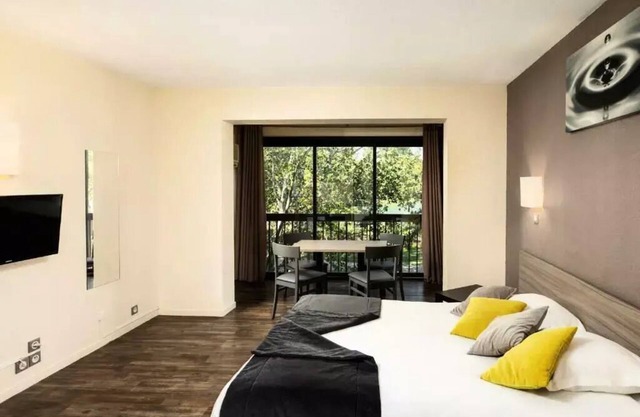 2/4 Person Superior Room