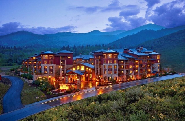 2 Bd 3 BA Ski/Ski Out at Hilton Sunrise Lodge Hotel in Canyons Village Park