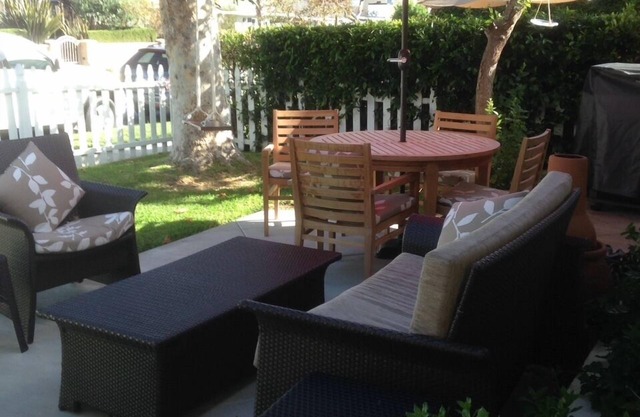 2 Bd LOVELY COZY COTTAGE-Steps to beach and village 4 shopping and restaurants