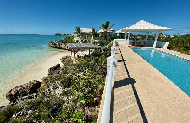 2 Beach Front Villas, Beautiful Beach! Amazing Ocean Views, 3 Private Pools!