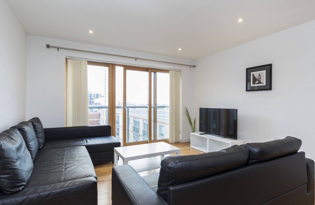 2 Bed | 2 bath | 3 min from East Croydon Station