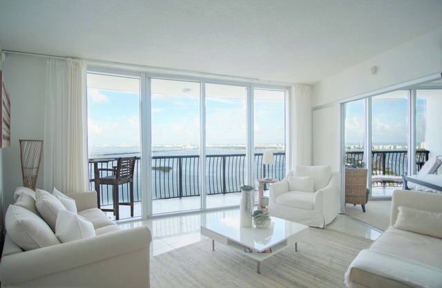 2 bed/2 bath Bay View Condo with Wrap Around Balcony