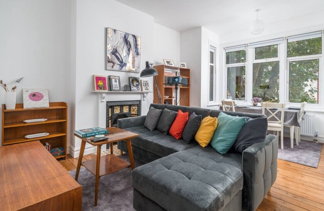 2 Bed, 2 Bath WFH flat nr Hampstead/20mins to city
