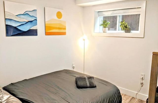 2 Bed Apartment Free Parking Central Location