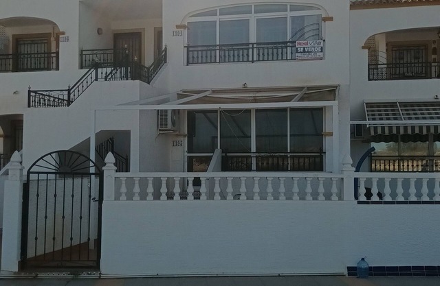 2 Bed Apartment with Solarium, 15 mins to local beaches, Golf course on site.