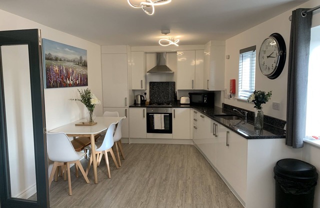 2 Bed- Harmony Court Luxury 2 bed Apartment