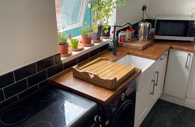 2-bed House in Chesterfield Free Parking Garden